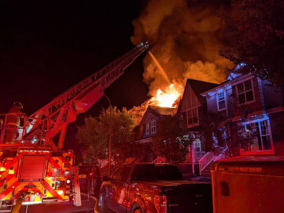 Calgary Crews Battle New Brighton Blaze That Spread to Multiple Garages