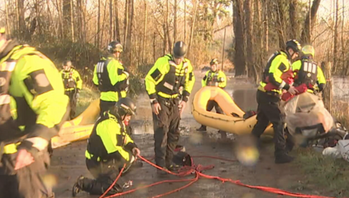 Father, 5 kids rescued from pickup caught in floodwaters in Molalla