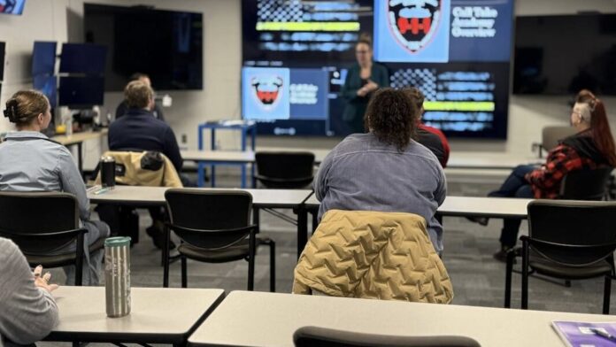 Lincoln Emergency Communications Center fully staffed after two decades