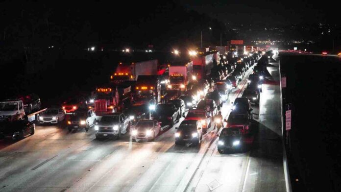 San Diego 8-hour shutdown for suicide negotiation triggers massive traffic jam, safety questions