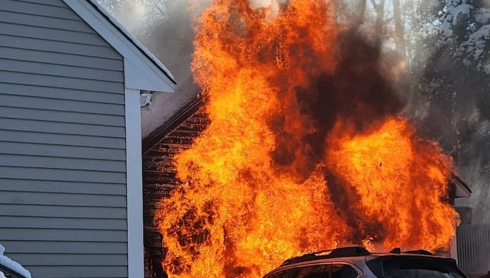 Crews put out fire in Little Compton