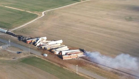 VIDEO: Train derailment forces evacuations in Kentucky