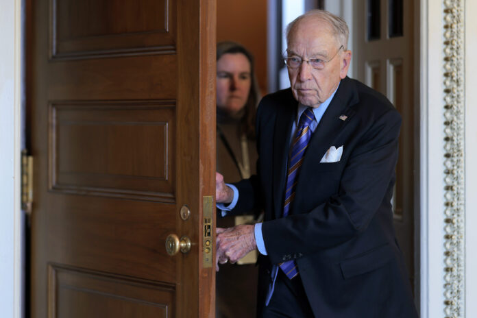 Credit Suisse Nazi Probe Reveals Fresh SS Ties, Senator Says