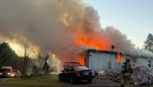 Blaze engulfs Sweet Home manufactured home; occupant escapes