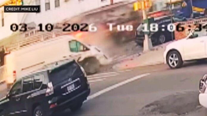 Brooklyn FDNY truck crash kills 78-year-old man, injures 11 in Gravesend