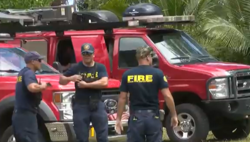 Firefighters battle brush fire on Kauai, burns 100 acres