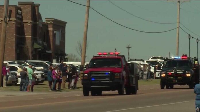 Hundreds line streets to honor Oklahoma volunteer firefighters killed in crash
