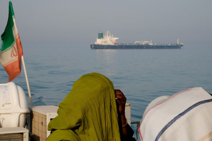 IMO Chief Says Naval Escorts Won’t Guarantee Ship Safety Through Strait of Hormuz: FT