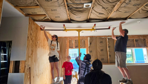 Juneau high schoolers travel to Hawaii to help rebuild homes destroyed by Lahaina wildfires