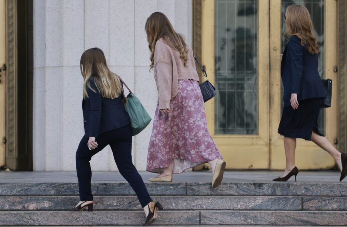 Meta, Google Pivot in Addiction Trial to Accuser’s Home Life