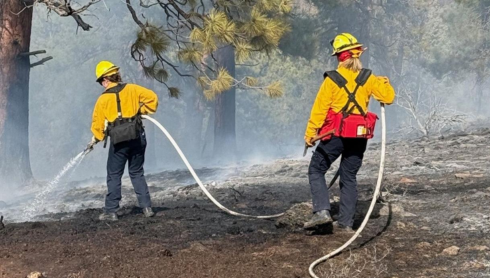 Rekindled burn pile sparks brush fire near Sisters as winds push flames into vegetation