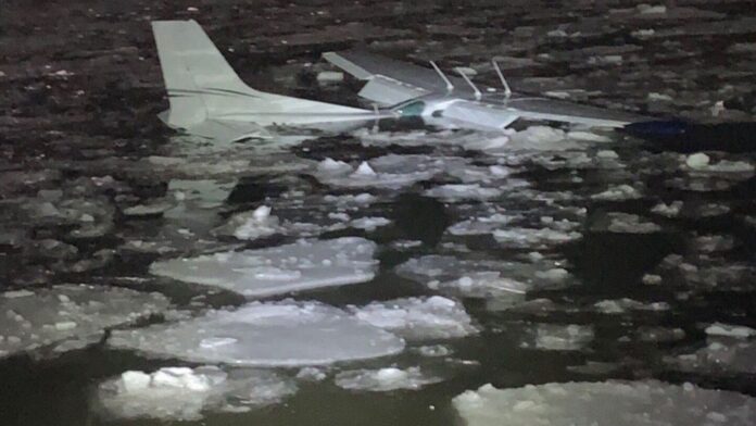 Small plane crashes on Hudson River near Newburgh, N.Y.
