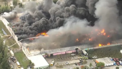 VIDEO: Crews battle massive 5-alarm fire at Florida warehouse