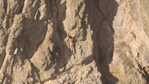VIDEO: Fire crews rescue woman found clinging to cliff near San Francisco's Cliff House