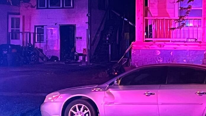 Firefighter suffers minor injury battling fire in south Wichita