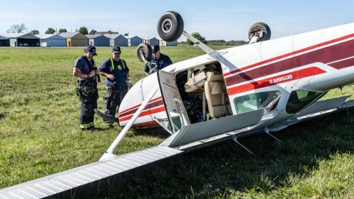 Firefighters respond to overturned plane in Tahlequah
