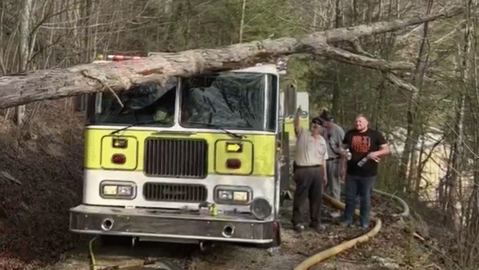 Two fire trucks damaged, firefighters suffer minor burns in Kentucky forest fire