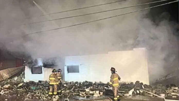 2 Kentucky firefighters injured in wall collapse during apartment fire