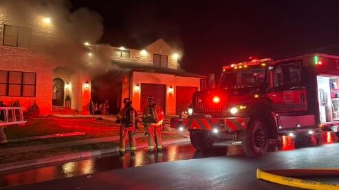Firefighters extinguish garage blaze in Alpine