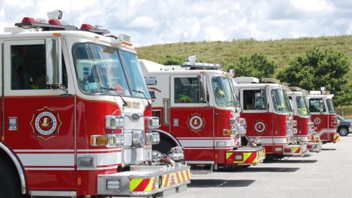 Man arrested after threatening Cobb County firefighters, ramming fire truck