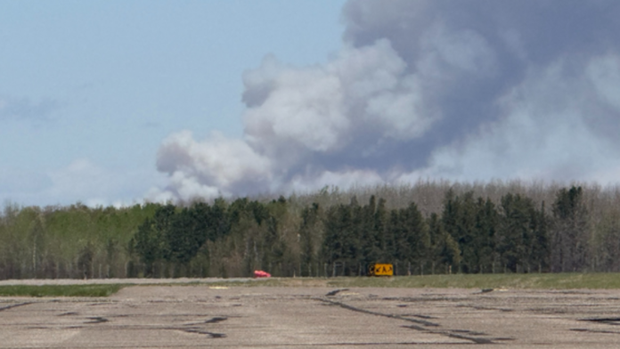Minnesota governor declares peacetime emergency, activates National Guard for wildfire response