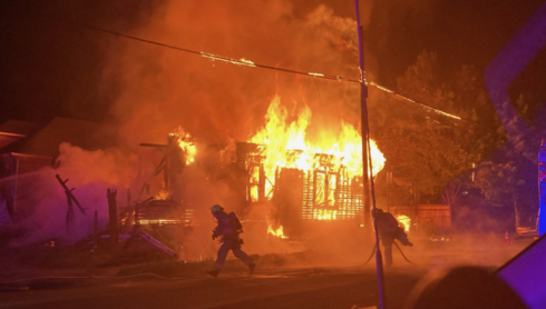 VIDEOS: Firefighters battle two-alarm blaze in Portland's Belmont neighborhood; nearby homes evacuated