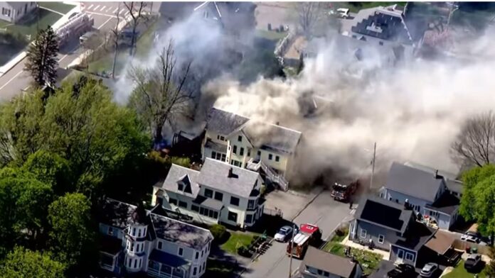 Wind-driven Lowell fire tears through 6 homes